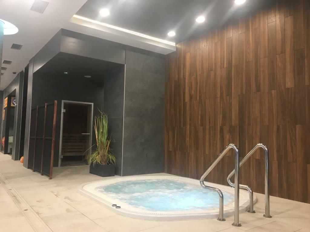 Apartment A&b